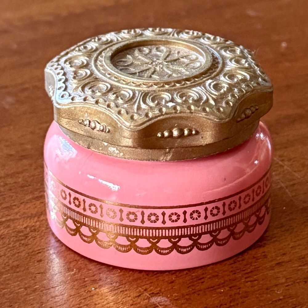 Vintage AVON Unforgettable Empty Sachet Jar Pink Gold With Ornate Lid